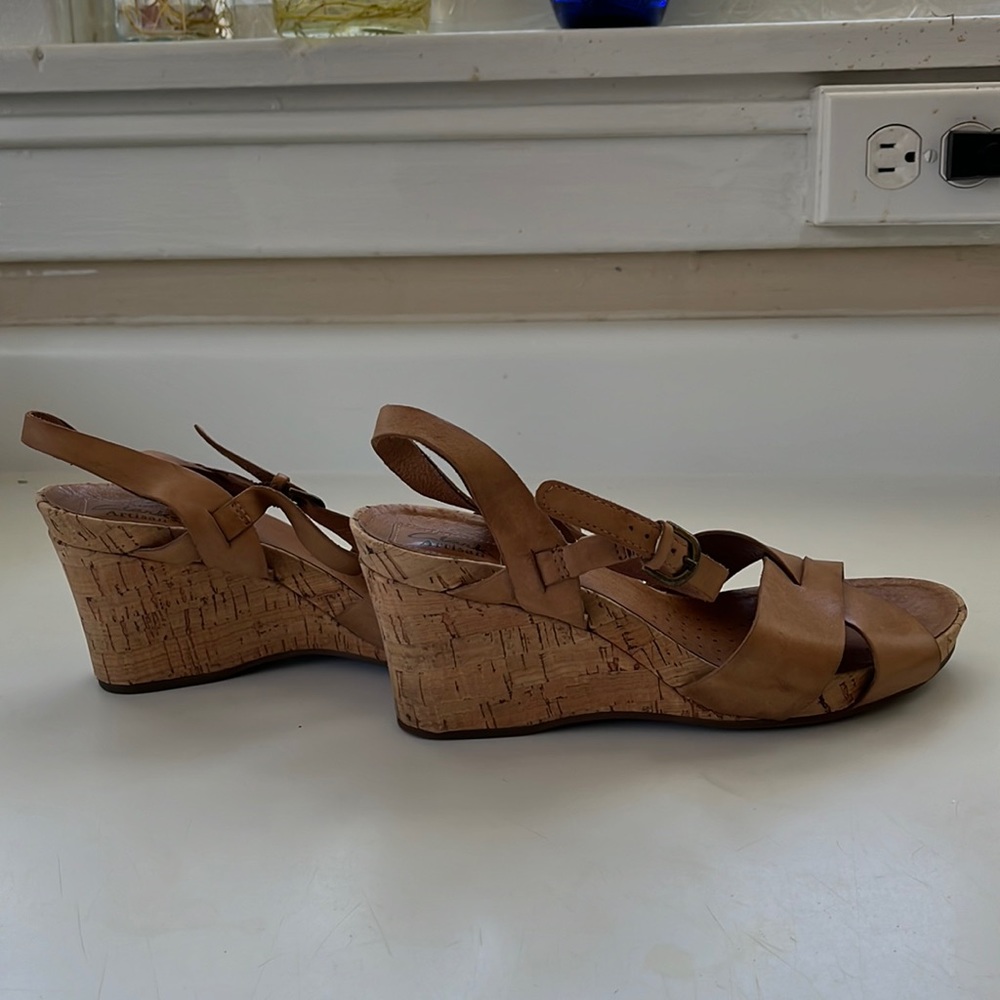 Clark’s Artisan Sandals Tan